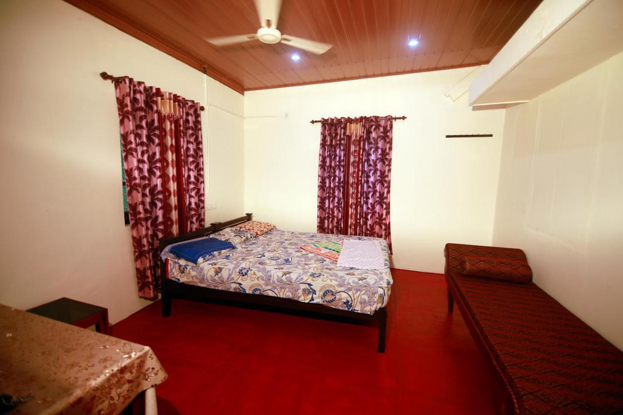 Munroe Lagoons Kollam Ngoại thất bức ảnh