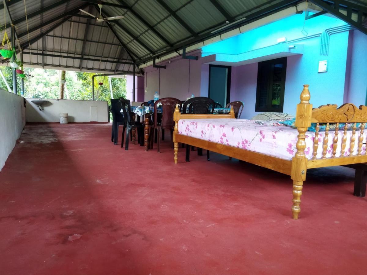Munroe Lagoons Kollam Ngoại thất bức ảnh